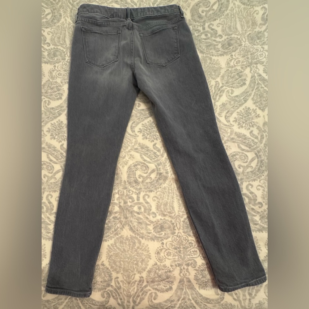 EUC Gap 1969 Skinny Jeans (30) - Picture 2 of 7